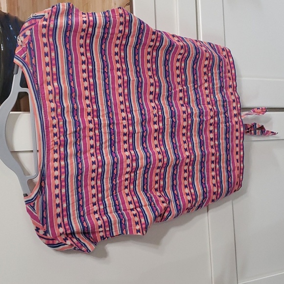 GUESS crop top tee - Picture 2 of 5